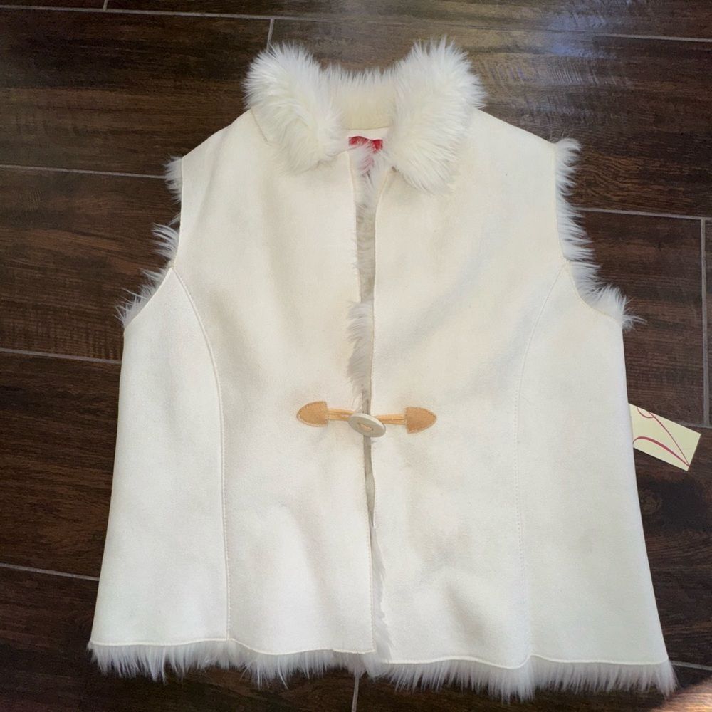❄️ NEW! Valerie Stevens Faux Fur/Suede Vest (Size M) - Winter Wonderland ❄️